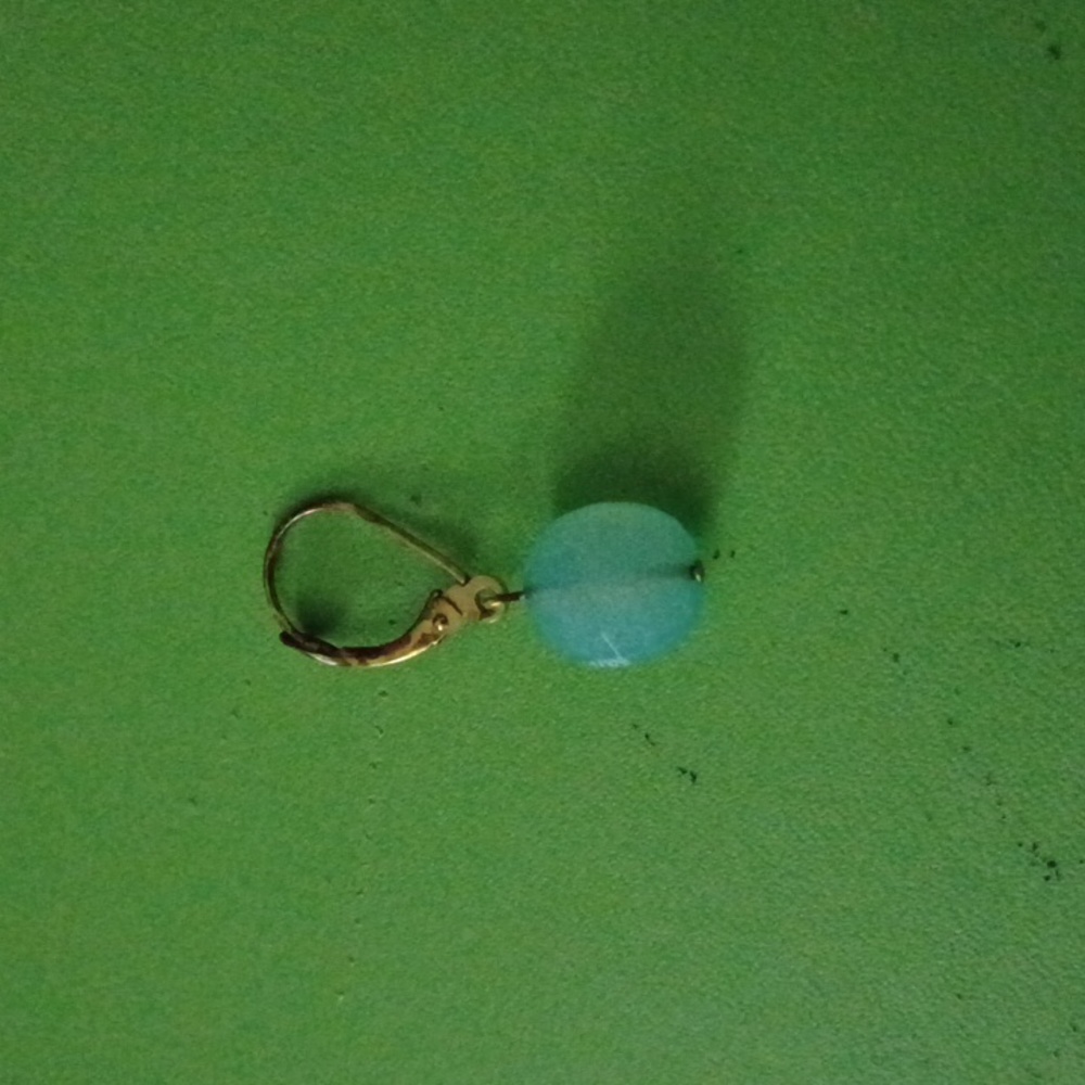 One Gold chalcedony earring